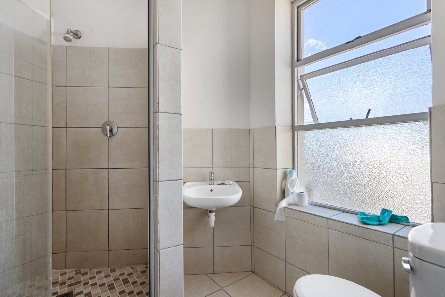 9 Bedroom Property for Sale in Observatory Western Cape